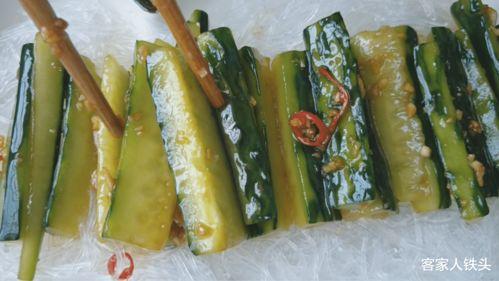 学校桌子吃瓜,桌子上的“吃瓜”事件