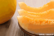 梦见自己吃蜜瓜,揭秘梦见吃蜜瓜的深层寓意